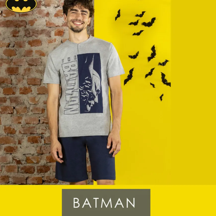 pigiama_corto_batman_raga_1.webp Pigiama Corto Batman Ragazzi 12-16a